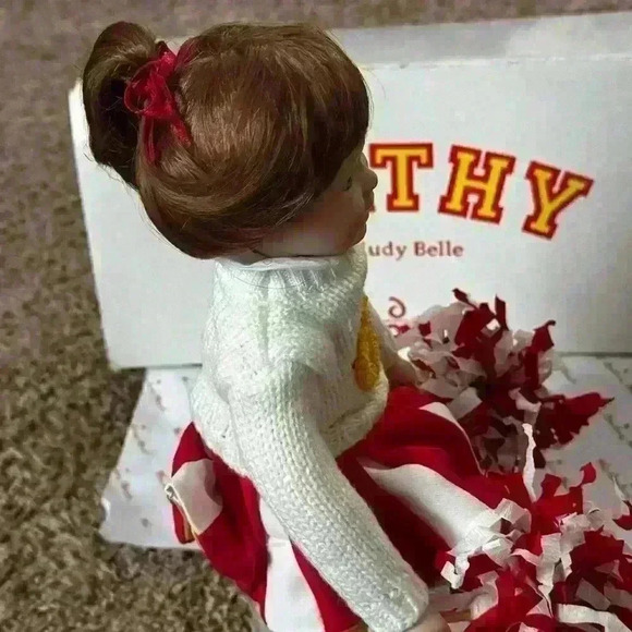NWT - Danbury Mint Vintage ‘Kathy’ Cheerleader Doll by Judy Belle - Picture 4 of 9